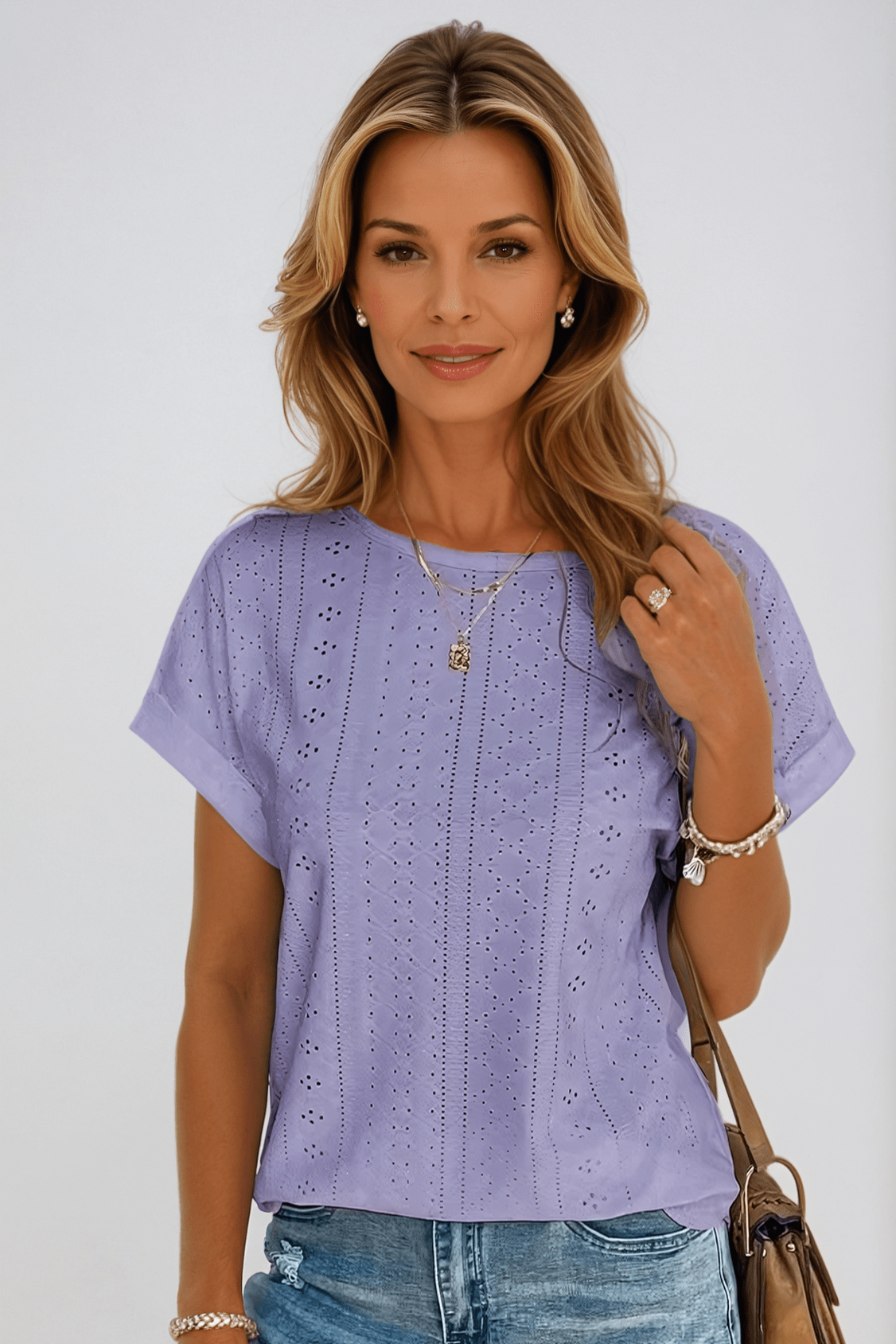 Liamo | Eyelet Top Oceanview