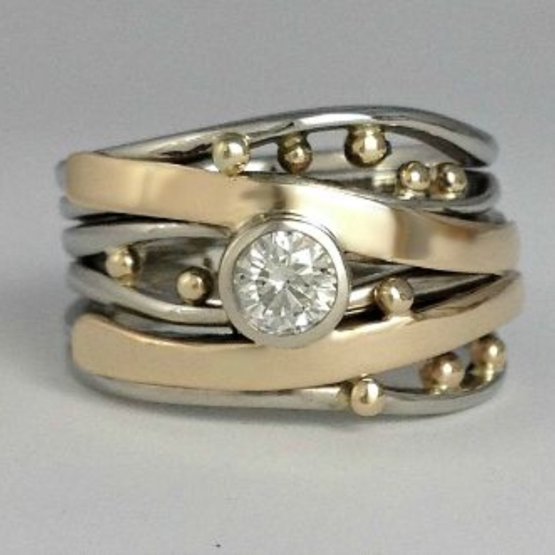 Royal - Zirconia Ring with Vintage Gold Inlay