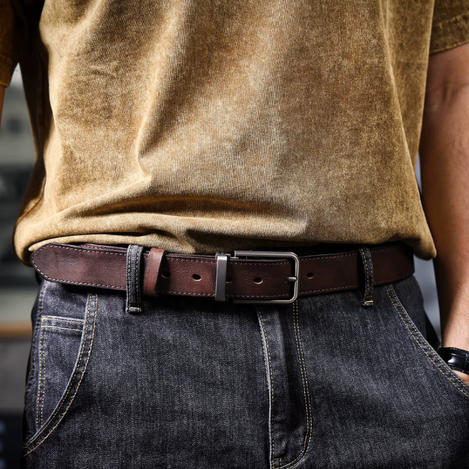 The Full Grain Leather Buckhorn Belt