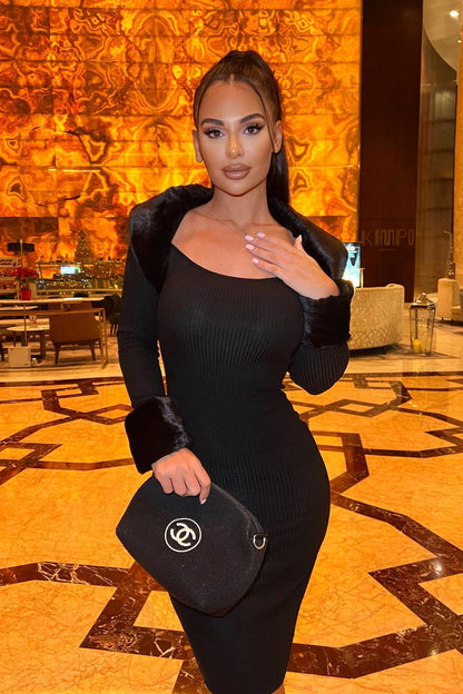 Shilah Plush Midi Dress - Black