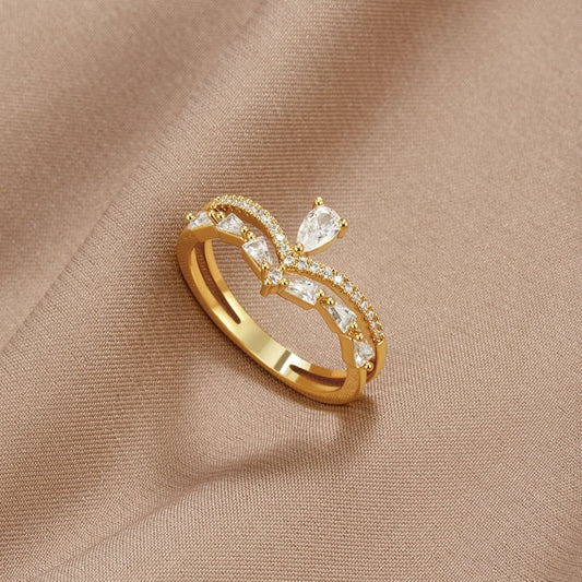 Aura - Elegant Crystal Ring