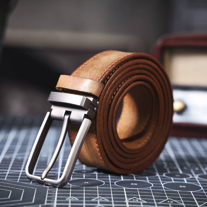 The Full Grain Leather Buckhorn Belt