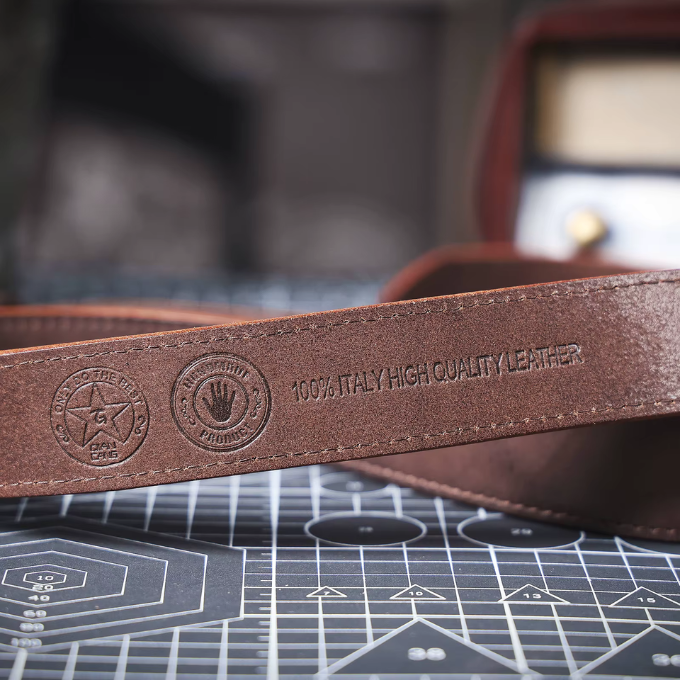The Full Grain Leather Buckhorn Belt