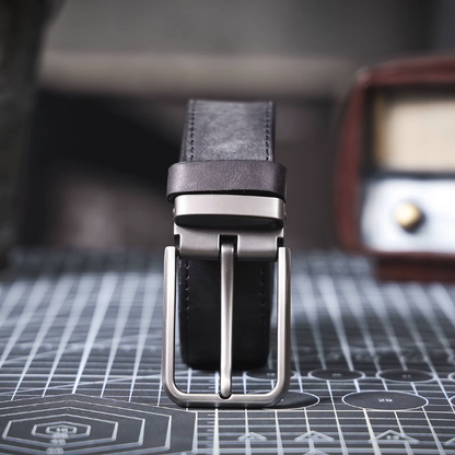 The Full Grain Leather Buckhorn Belt