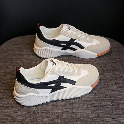 Lina – The Urban Sneaker with a Touch of Style