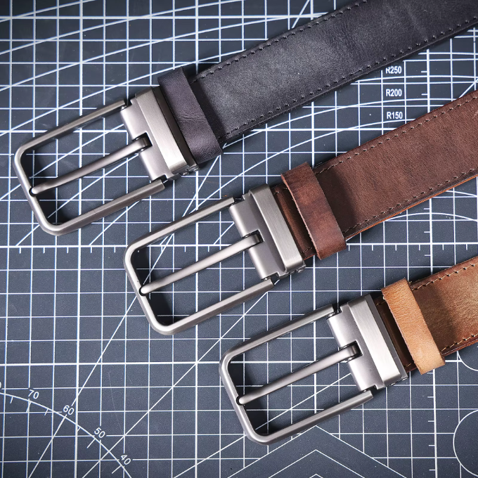 The Full Grain Leather Buckhorn Belt