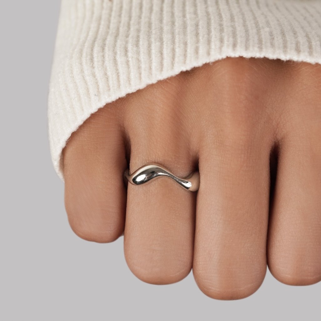 Wave Ring in Silver