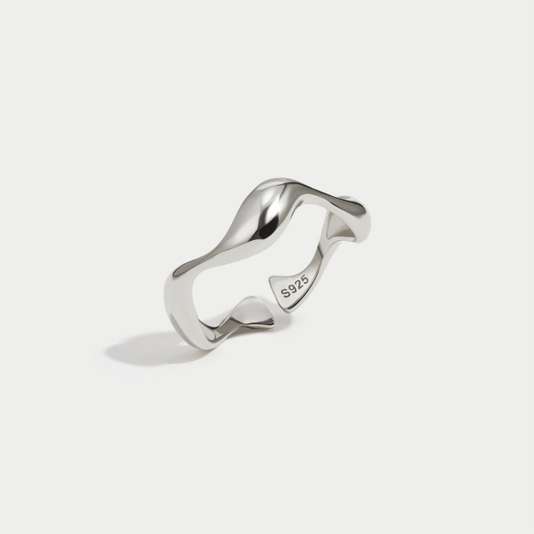 Wave Ring in Silver