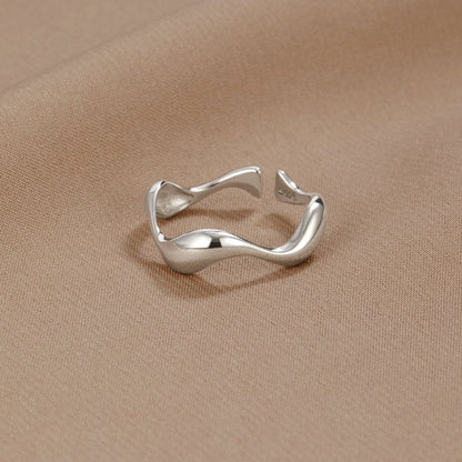 Wave Ring in Silver