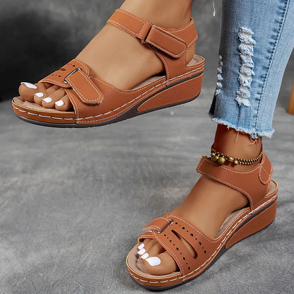 Cynthia | Sleek Orthopaedic Sandals