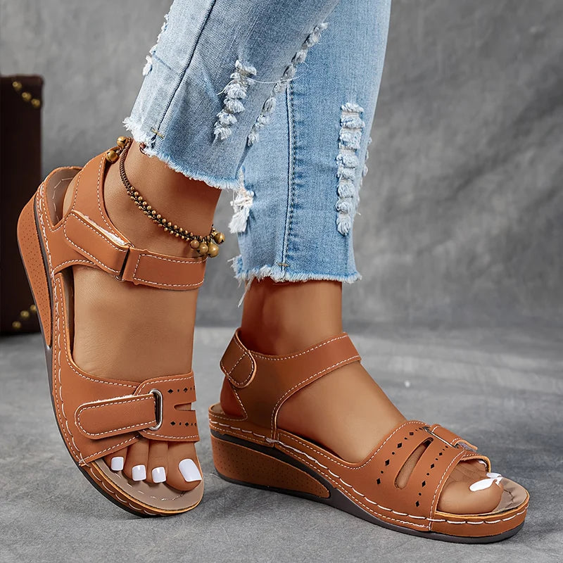 Cynthia | Sleek Orthopaedic Sandals