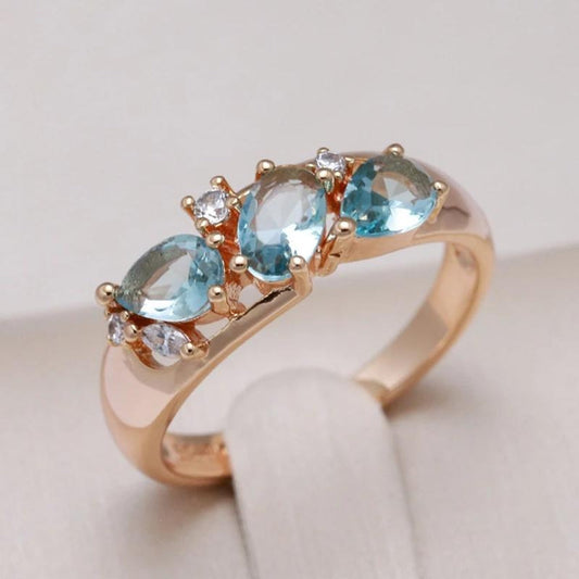 Elegant blue zirconium vintage ring in gold