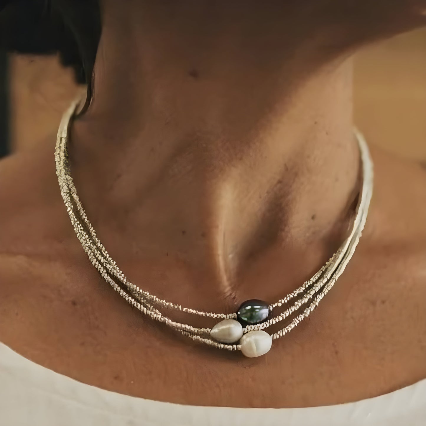 Vintage necklace with natural pearls
