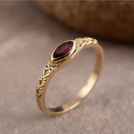 Vintage gold ring with red crystal