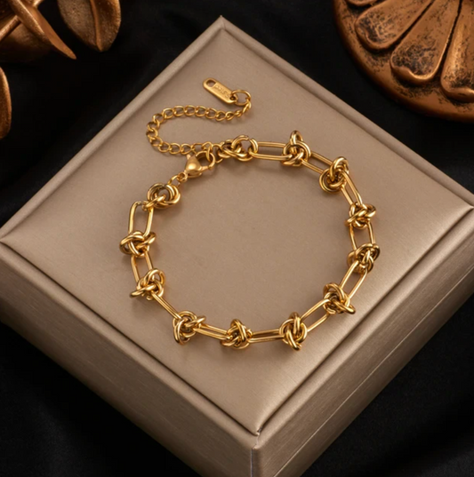 Exclusive Modern Chain Bracelet in 18K Gold