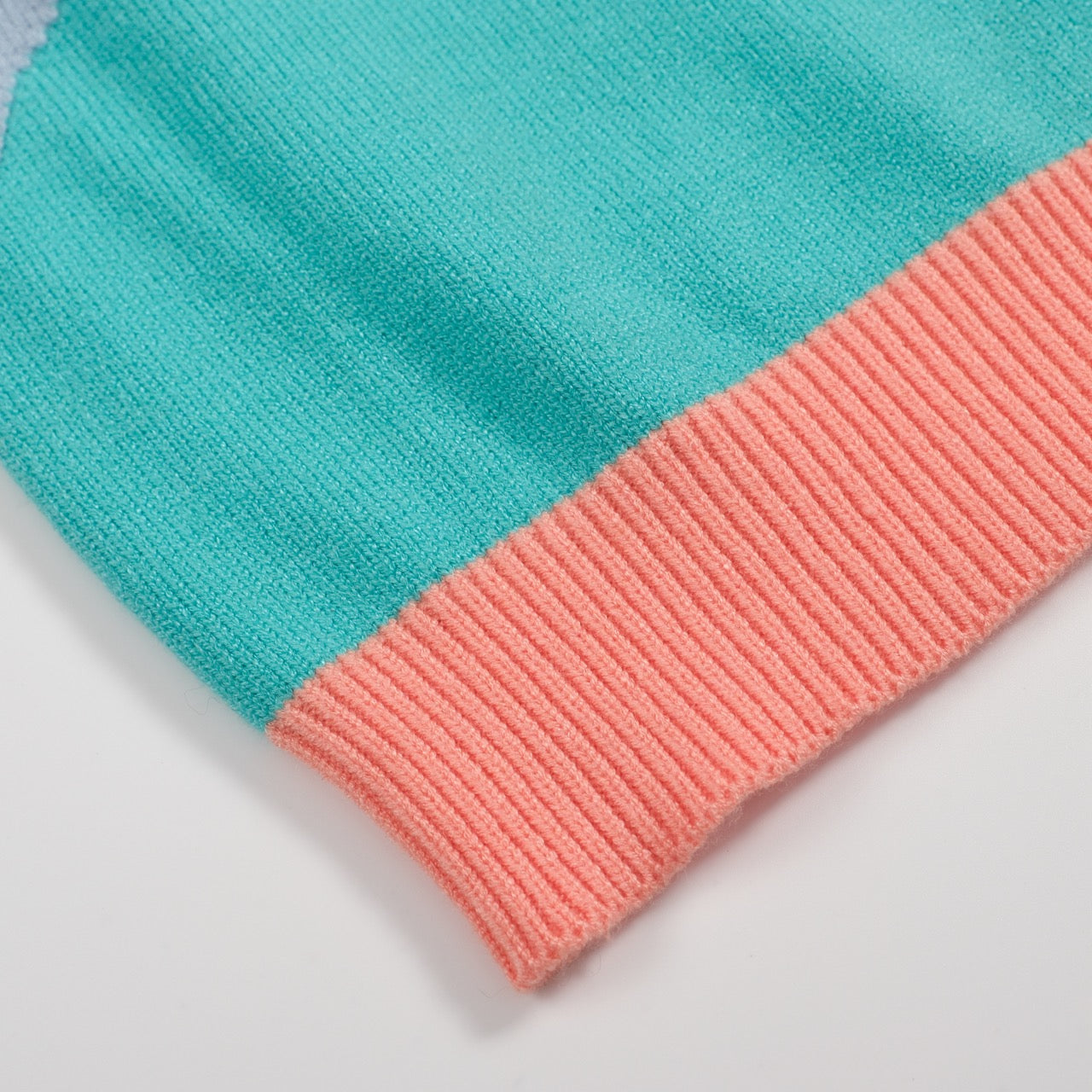 Pastel Knitted Shirt for Men from the 70s – Buttoned Abstract Colourblock