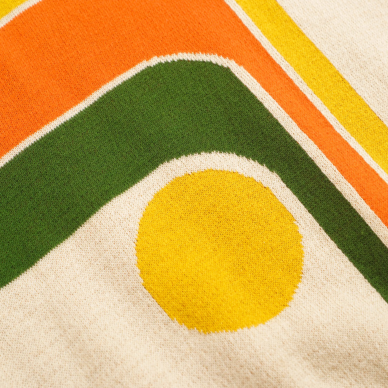 Retro Knitted Polo for Men – Vintage Cream Buttoned with 70s Geometric Graphic