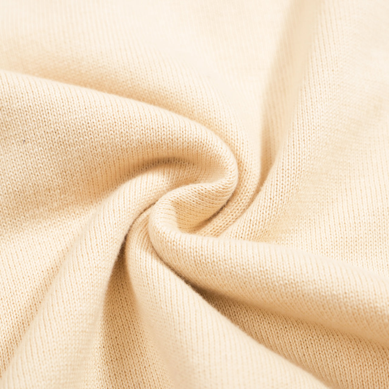 Retro Knitted Polo for Men – Vintage Cream Buttoned with 70s Geometric Graphic