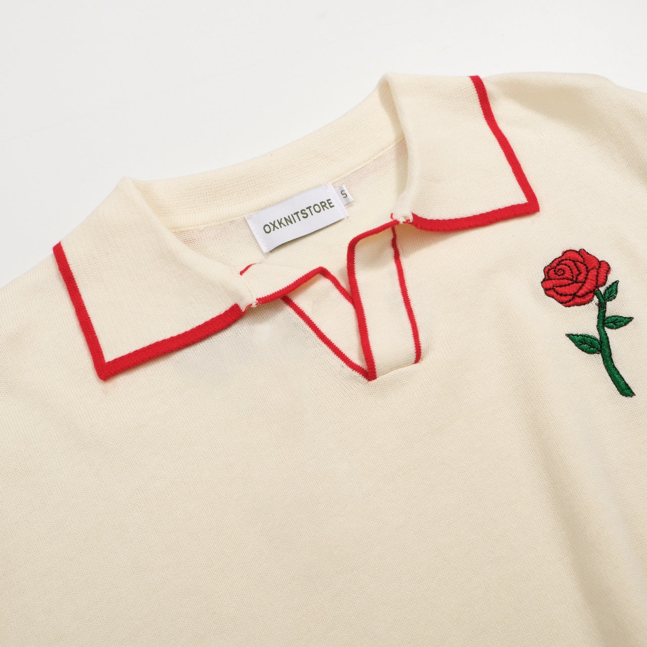 Vintage Knitted Polo for Men – Retro Cream Buttoning with Rose Embroidery