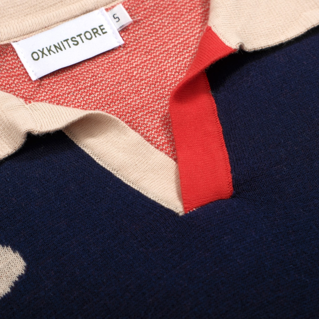 1970s Retro Knitted Polo for Men – Vintage Navy with Daisy Pattern