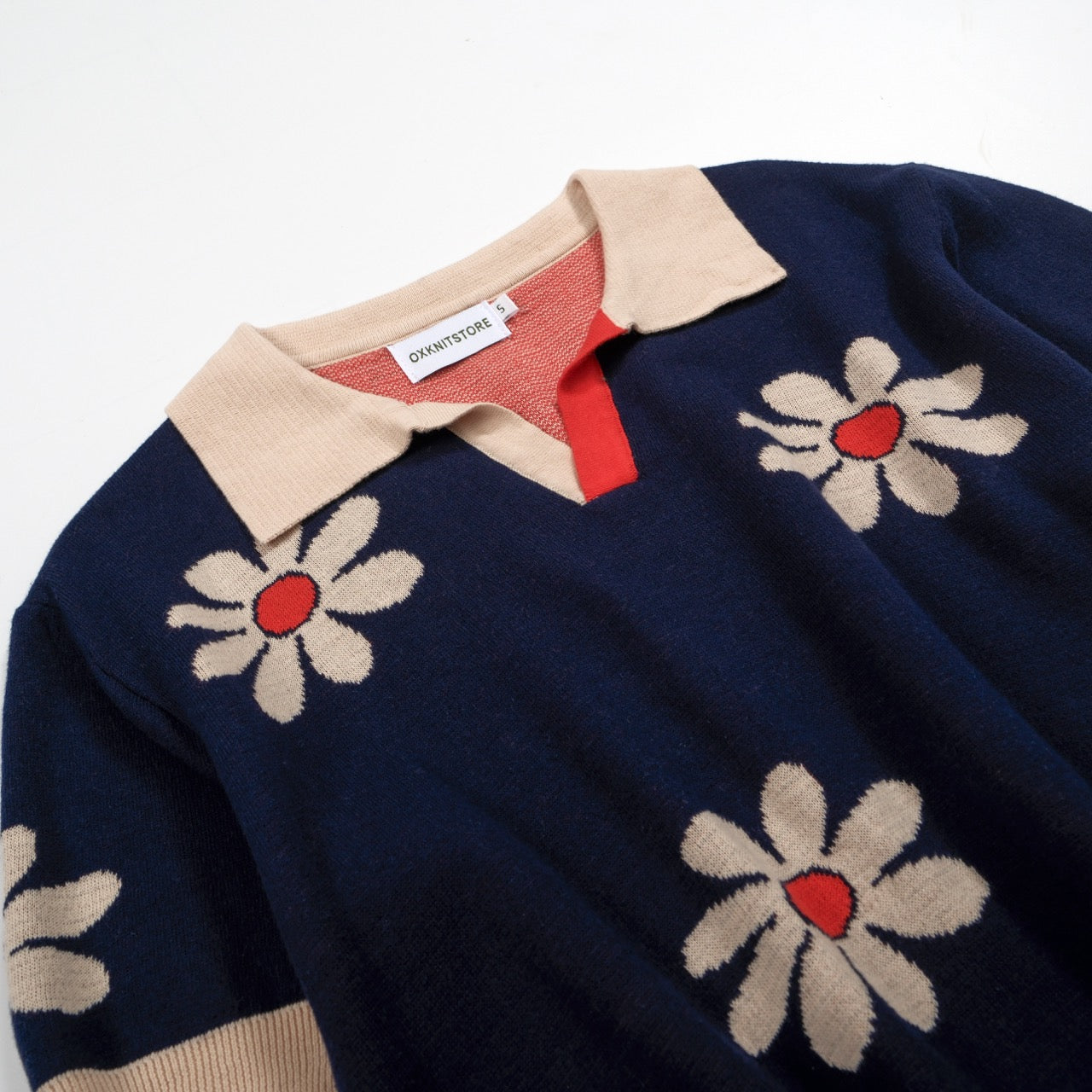 1970s Retro Knitted Polo for Men – Vintage Navy with Daisy Pattern