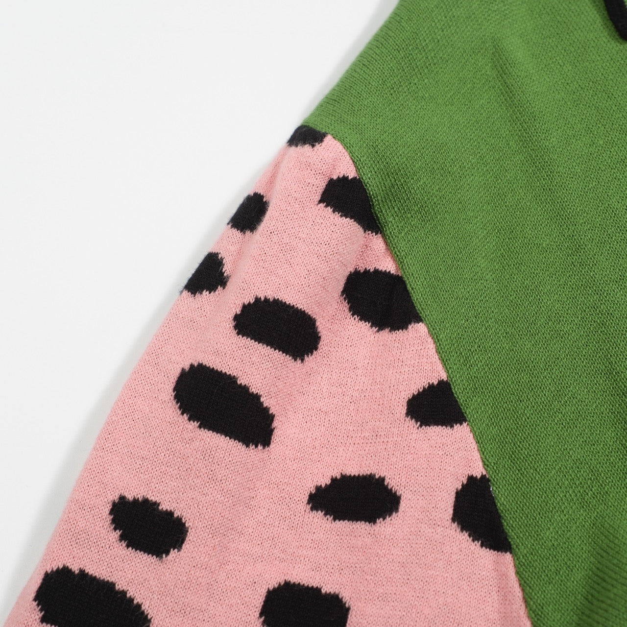 Retro Knit Jumper for Men – Vintage Green Jumper with Graphic Pink Cheetah Sleeves