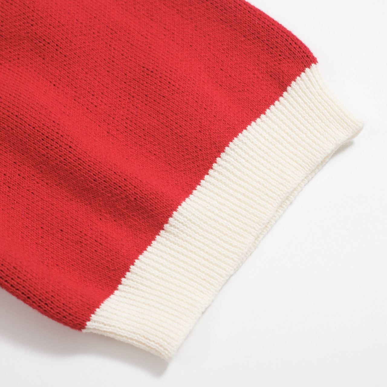 Vintage Red Knitted Shirt for Men – Button-Up Polo with Retro Tiger Graphic