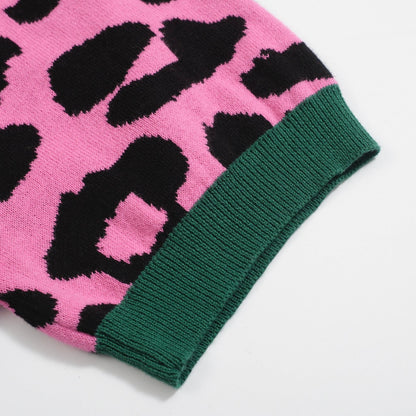 Retro Knitted Polo for Men – Vintage Pink Leopard Print with Cheetah Graphic