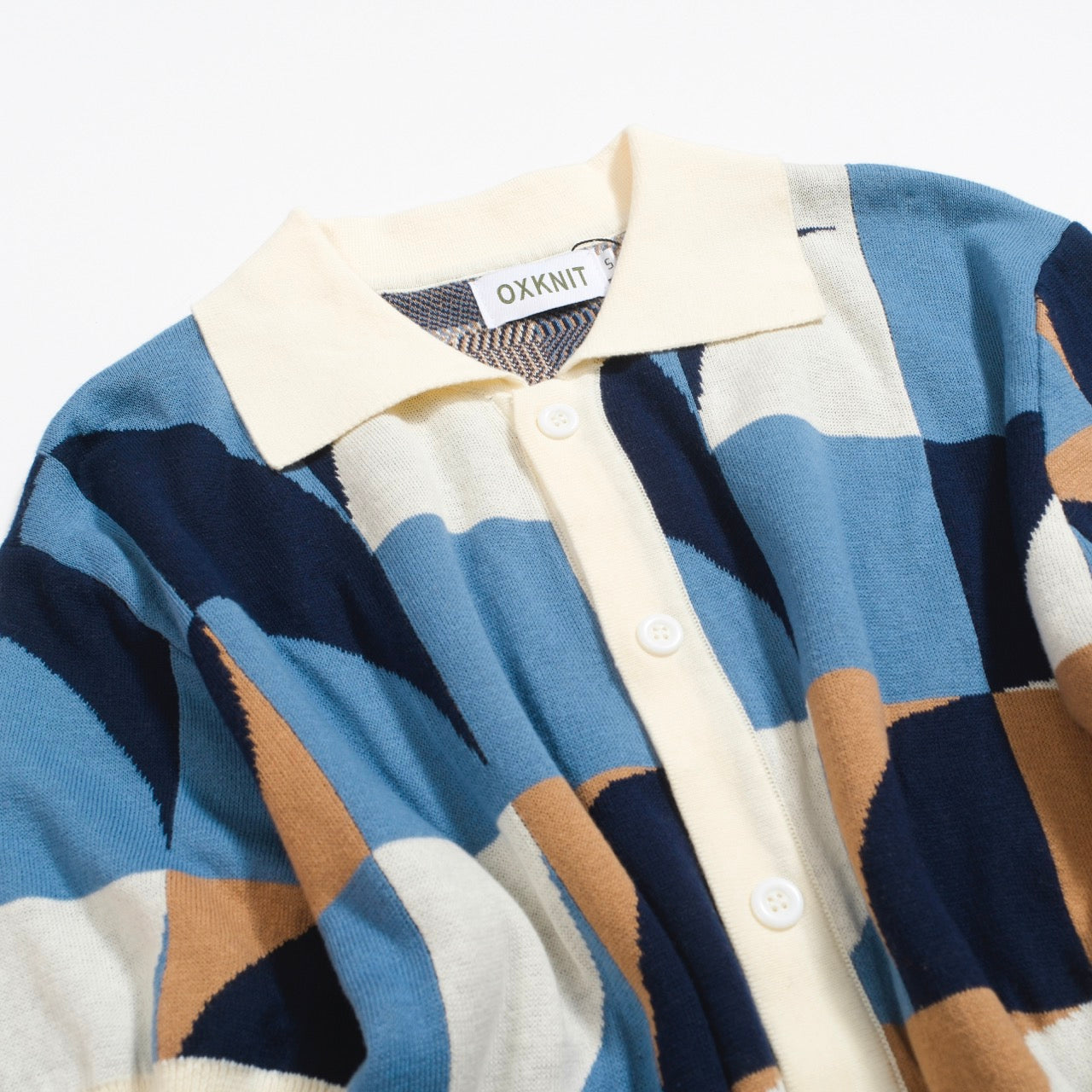 Retro Knitted Shirt for Men – Geometric Buttoned Polo in Vintage Blue