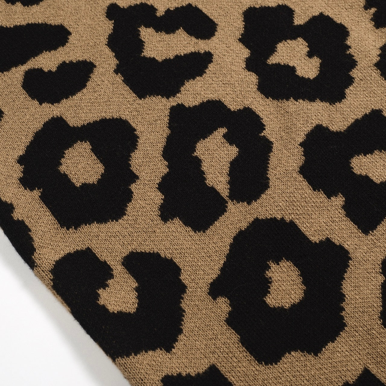 Vintage knitted jacquard gilet in brown leopard print for men