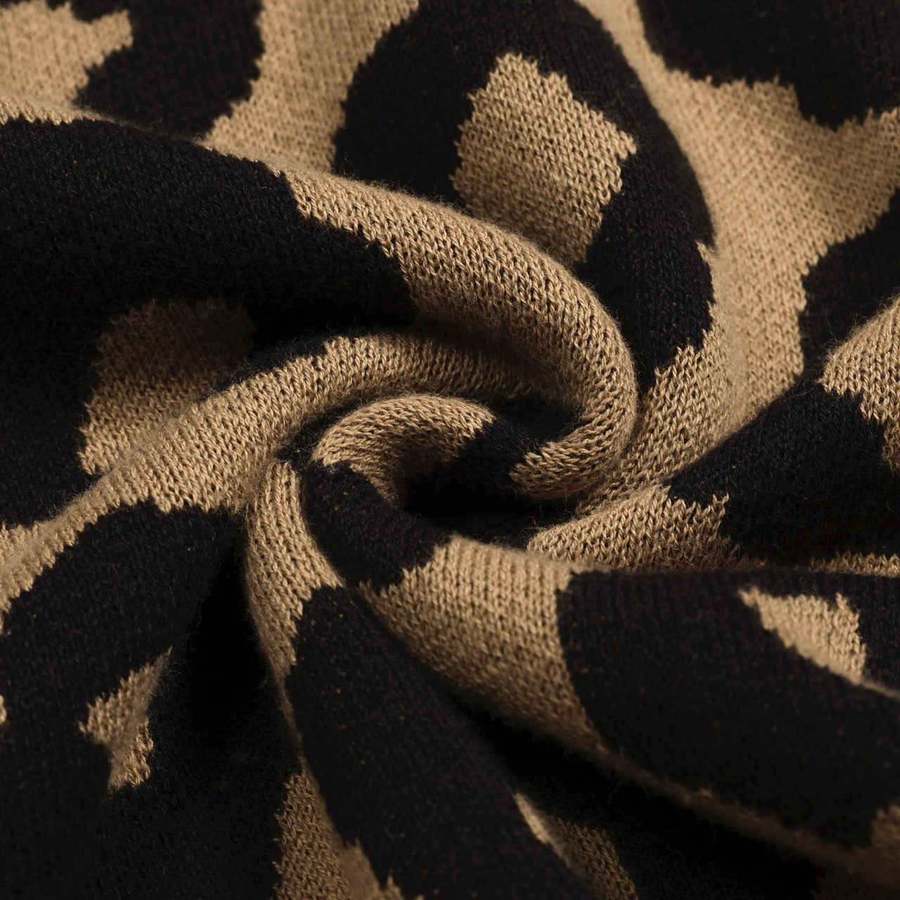 Vintage knitted jacquard gilet in brown leopard print for men