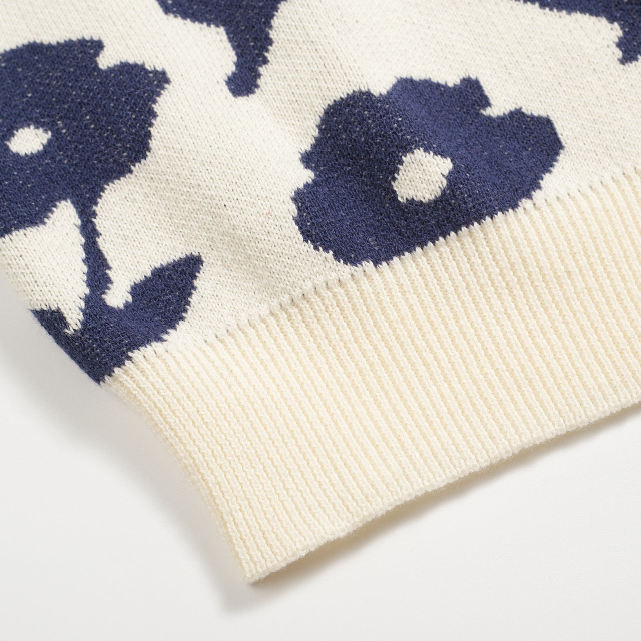 Casual Vintage White Floral Jacquard Cardigan for Men