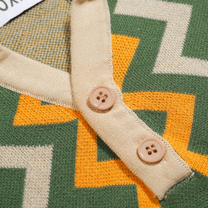 Vintage knitted V-neck polo for men in green jacquard