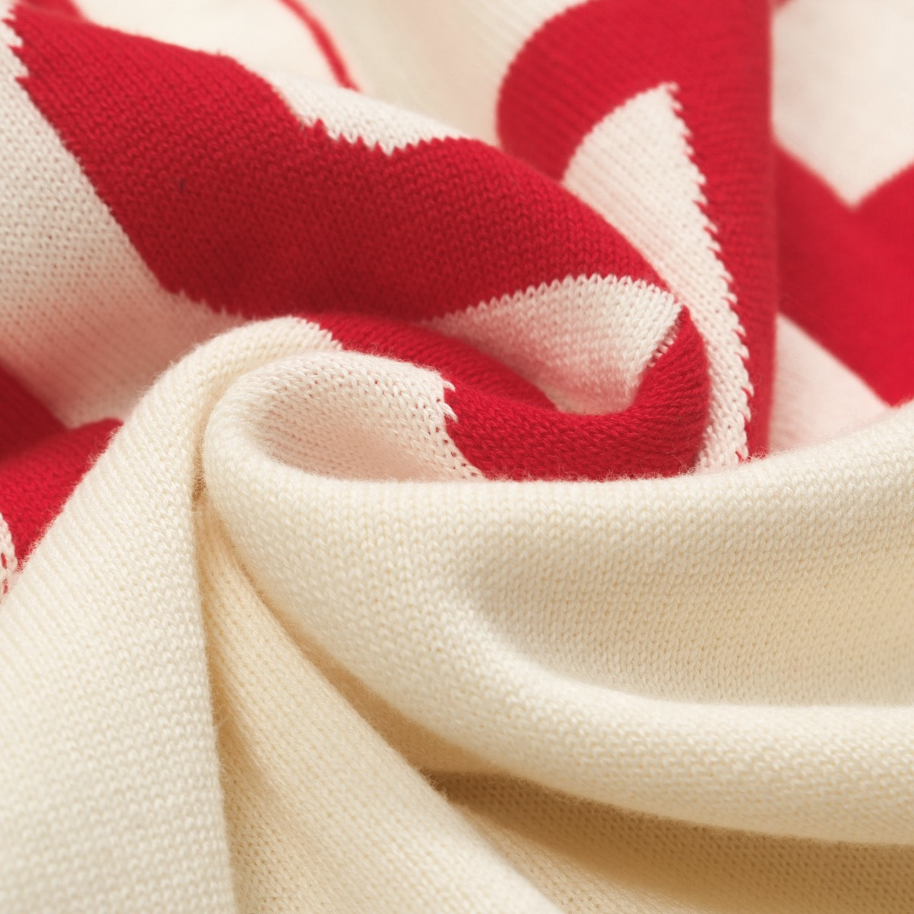 Men's V-Neck Knitted Polo in White Apricot 1976