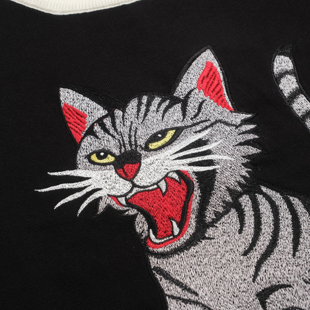 Black knitted T-shirt for men with cat embroidery