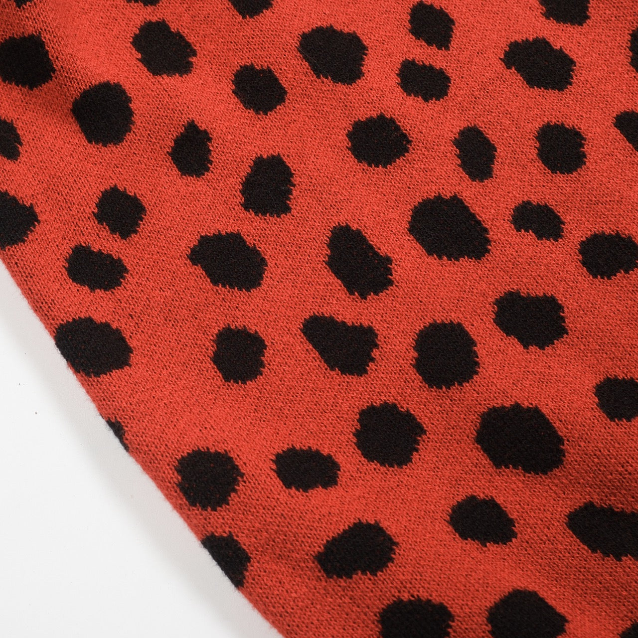 Red leopard vintage jacquard jumper for men