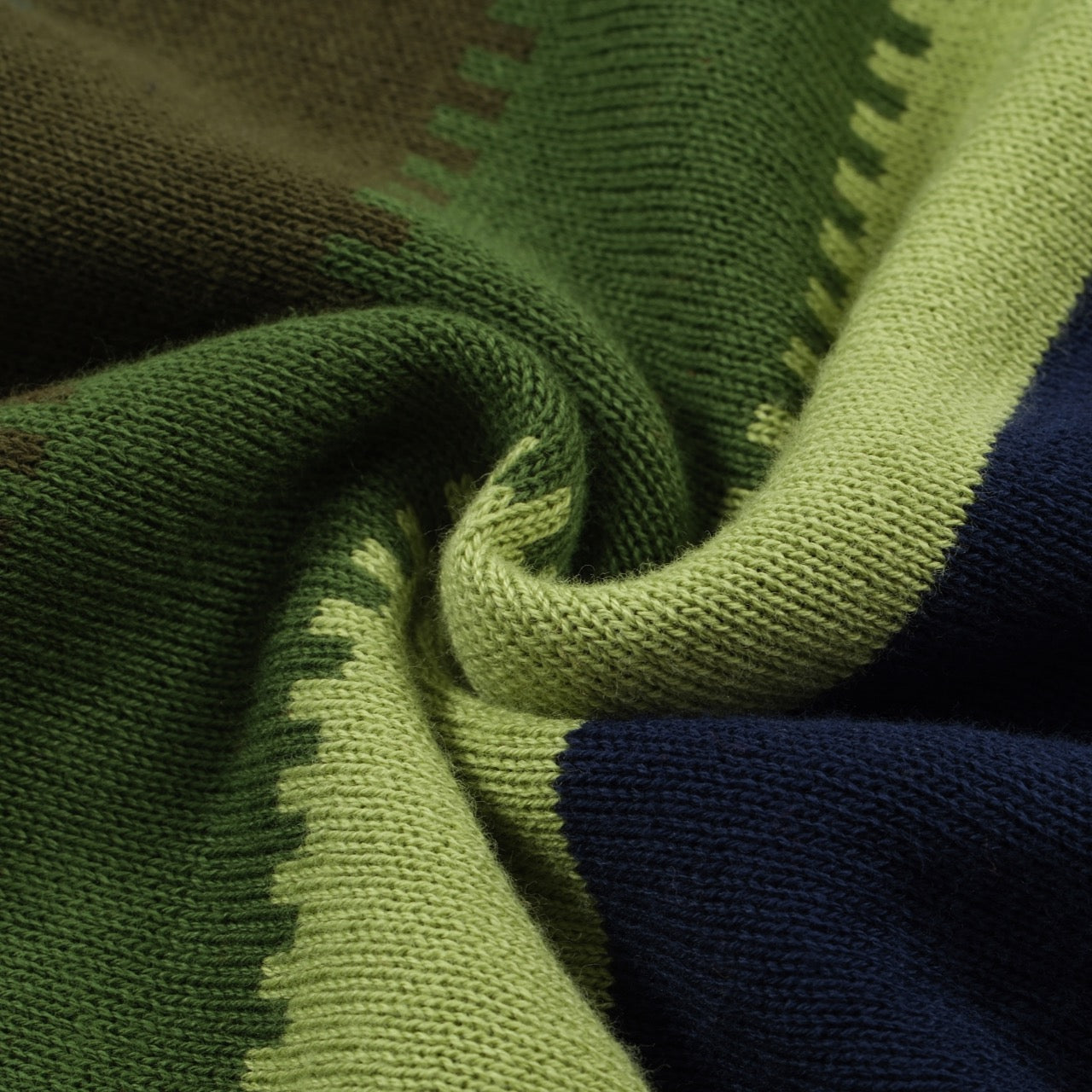 60s Gradient Stripe Knit Polo for Men – Short Sleeve Shirt with Vertical Panel