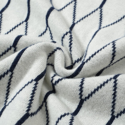 Geometric Knit Polo Mod from the 60s for Men – Retro Diamond Pattern with Navy Trim