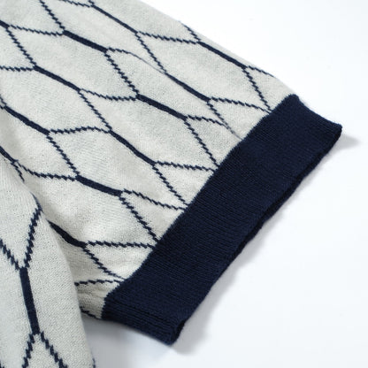 Geometric Knit Polo Mod from the 60s for Men – Retro Diamond Pattern with Navy Trim