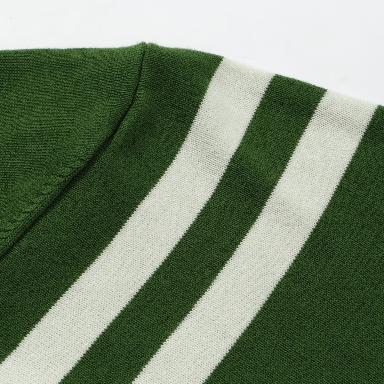1970s Green Knitted T-shirt for Men – Retro Style with White Racing Stripe