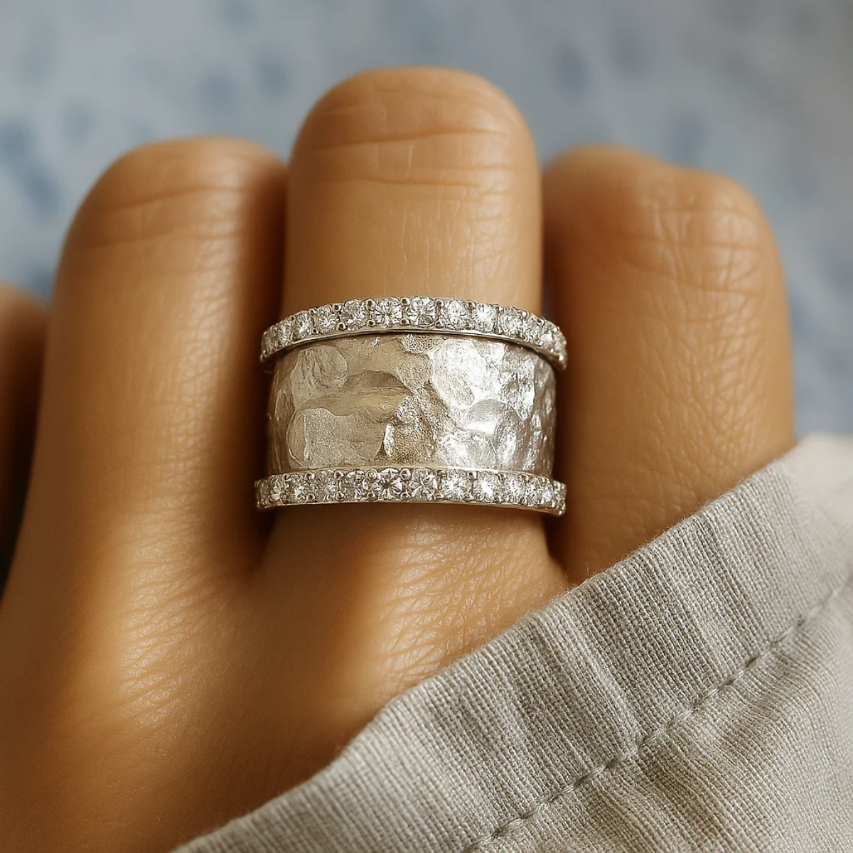 VINTAGE SILVER ZIRCONIUM RING
