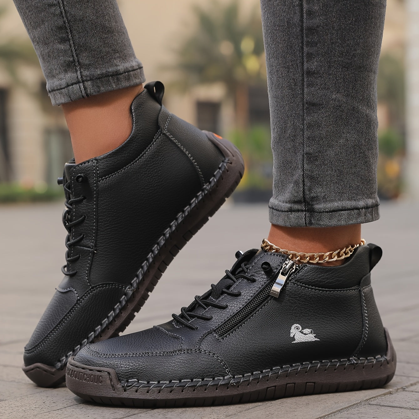 Black / 44