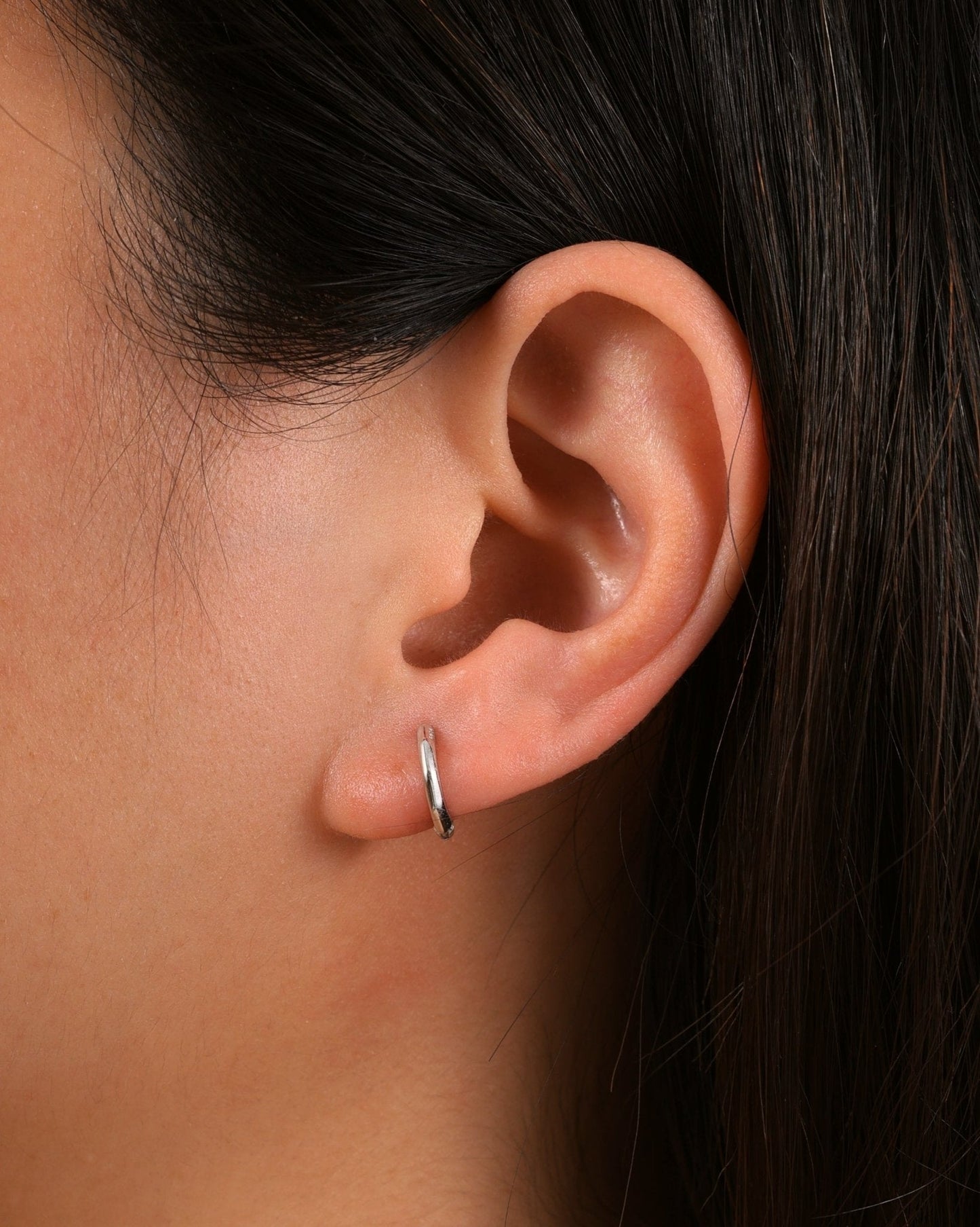 GEO HOOPS EARRINGS.