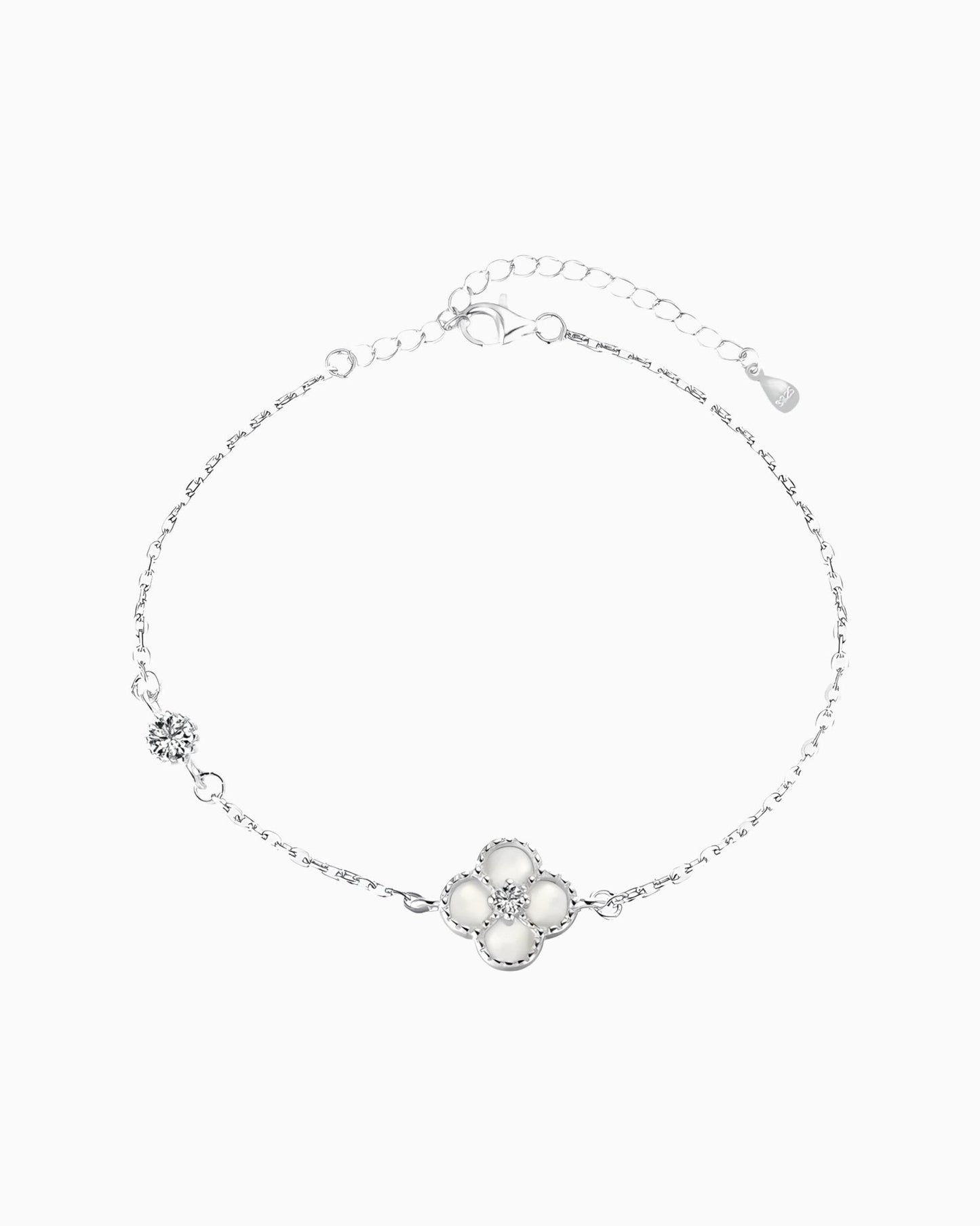 GLACÉ CLOVER BRACELET.