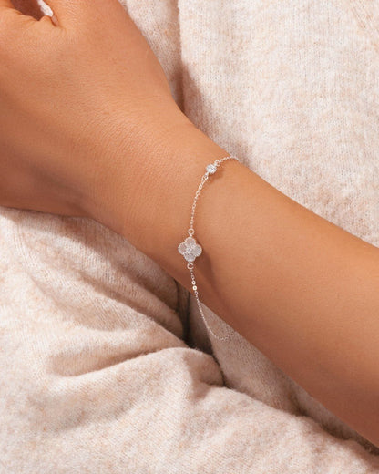 GLACÉ CLOVER BRACELET.