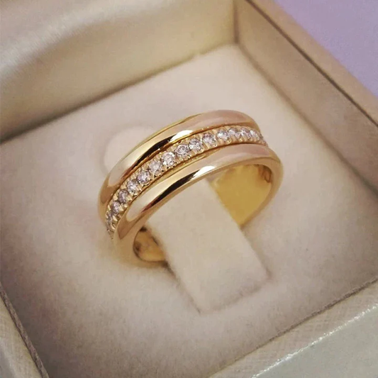 Sarah - Vintage Ring with Framed Zirconia