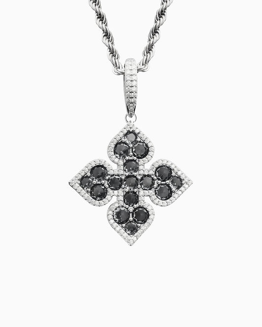BLACK CLOVER PENDANT IN MOISSANITE.