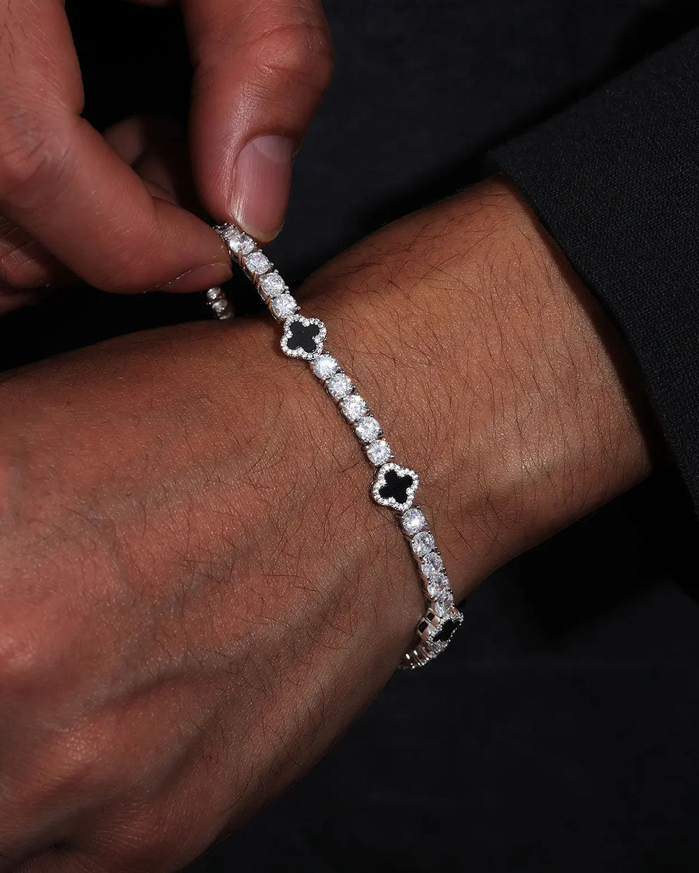 BLACK MOISSANITE TENNIS BRACELET WITH CLOVER.