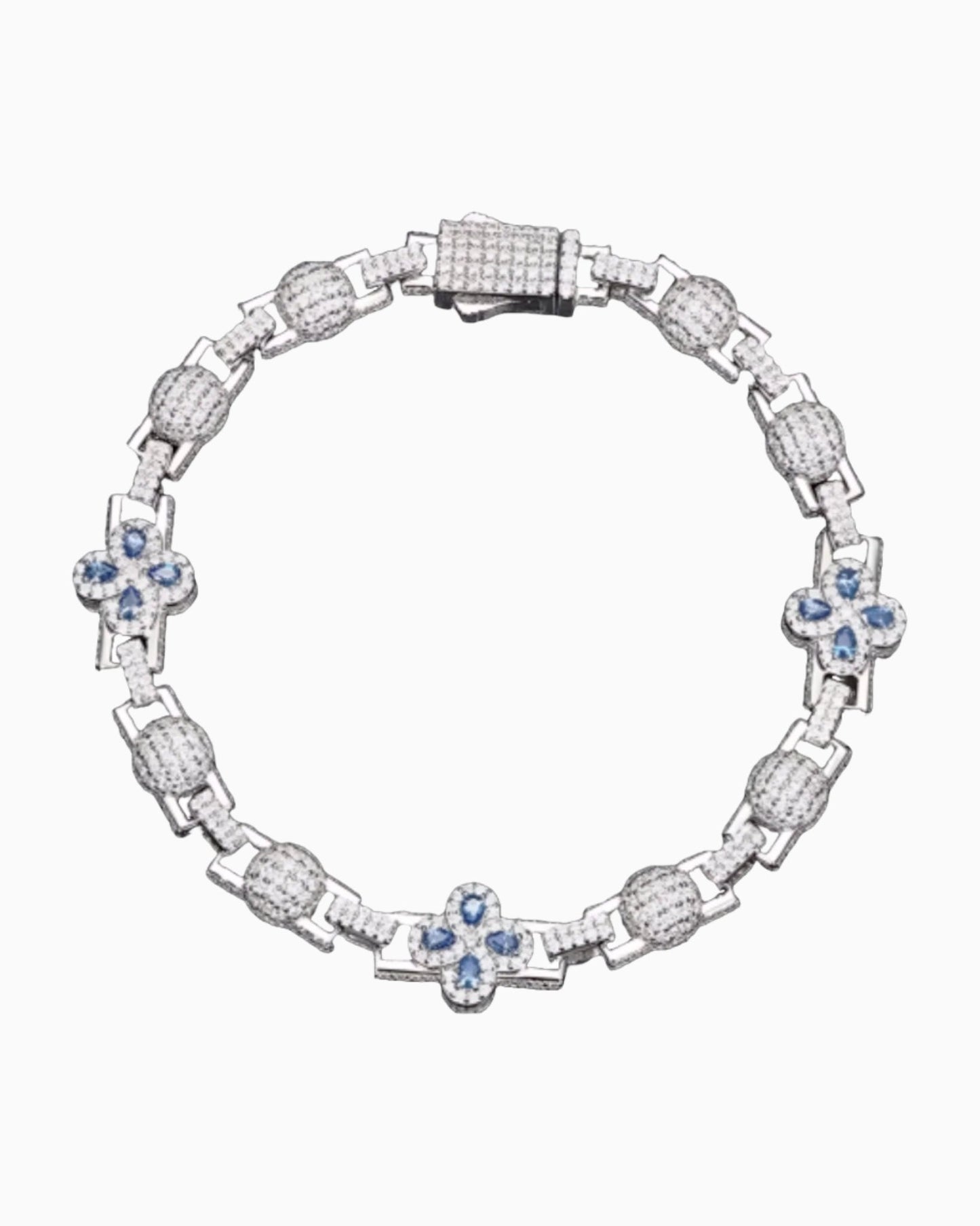 BLUE CLOVER LINK BRACELET IN MOISSANITE.
