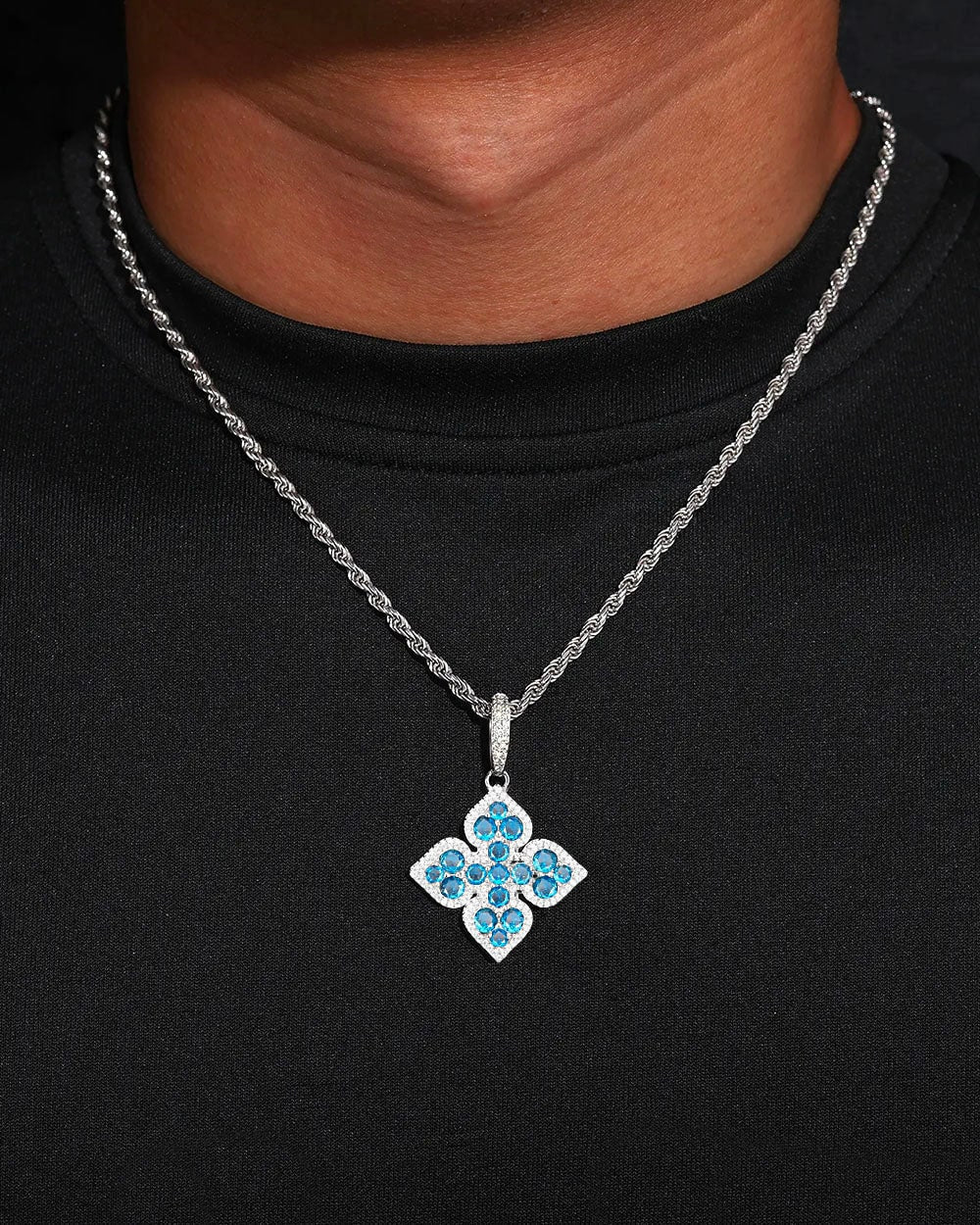 BLUE CLOVER MOISSANITE PENDANT.
